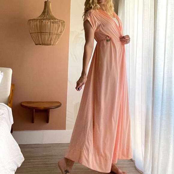 Vintage peach robe Sears The Fashion Place - Picture 8 of 8